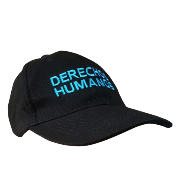 Gorra negra con bordado